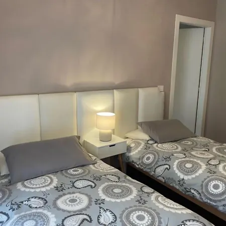 Bed & Breakfast Con Vista Giardino E Piscina Borgofranco d'Ivrea