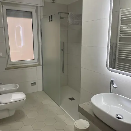 Con Vista Giardino E Piscina 3*