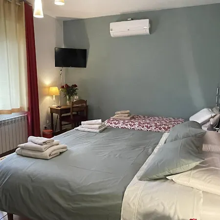 Con Vista Giardino E Piscina Bed & Breakfast
