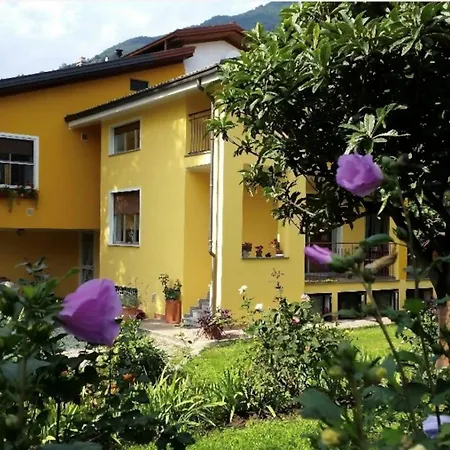 Bed & Breakfast Con Vista Giardino E Piscina Borgofranco d'Ivrea