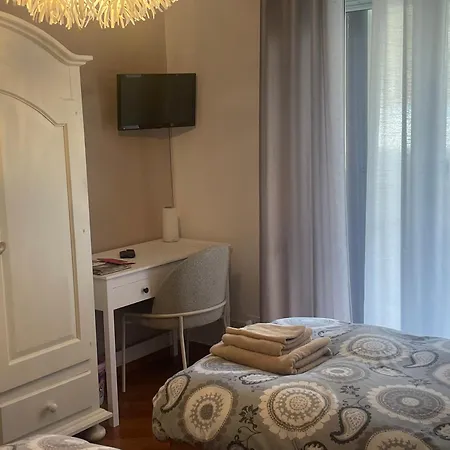 Con Vista Giardino E Piscina 3*