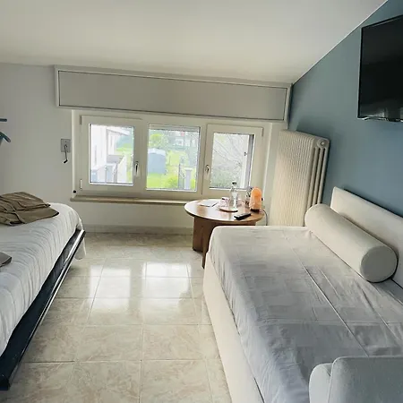 Bed & Breakfast Con Vista Giardino E Piscina 3*