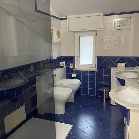 Con Vista Giardino E Piscina Bed & Breakfast