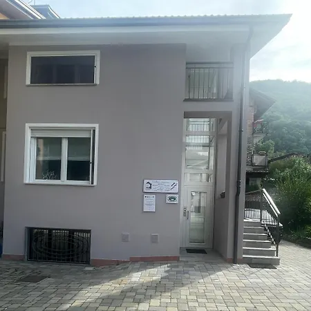 Bed & Breakfast Con Vista Giardino E Piscina Borgofranco d'Ivrea