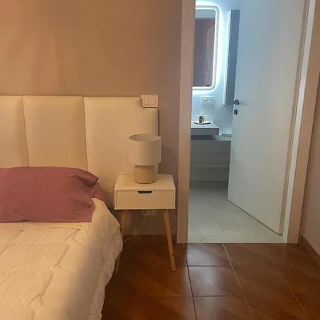 Con Vista Giardino E Piscina Bed & Breakfast 3*