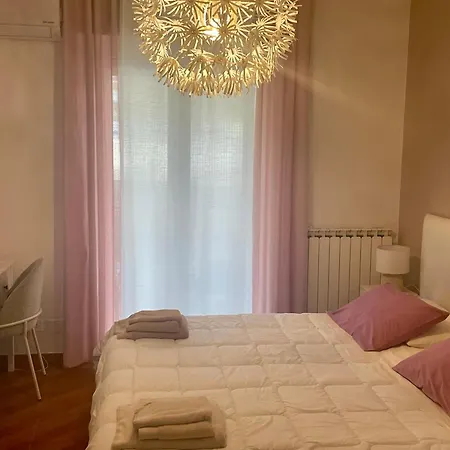 Bed & Breakfast Con Vista Giardino E Piscina Borgofranco d'Ivrea