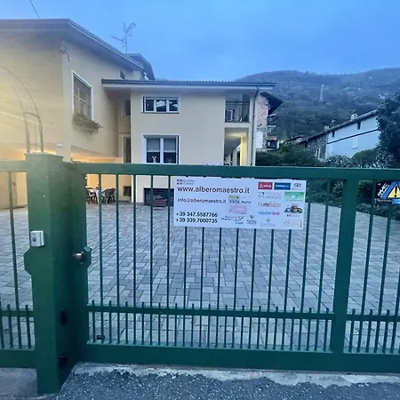 Bed & Breakfast L'albero Maestro 4*