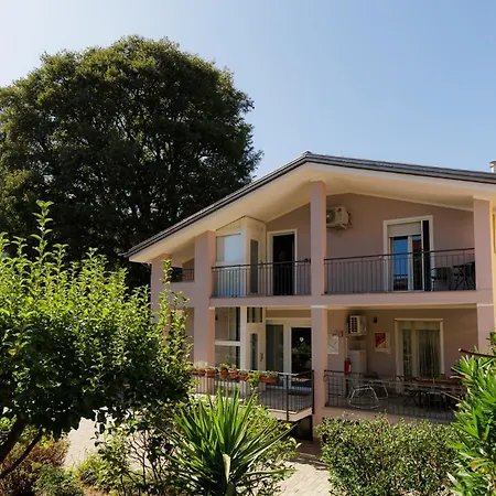 Bed & Breakfast L'albero Maestro Borgofranco d'Ivrea