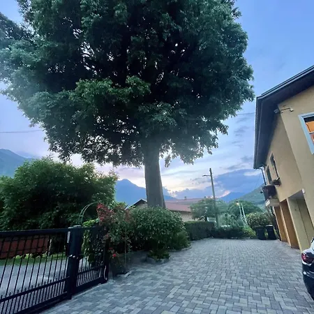 L'albero Maestro Oda ve Kahvaltı Borgofranco d'Ivrea